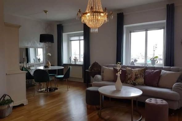 Stort möblerat rum i charmiga Stampen