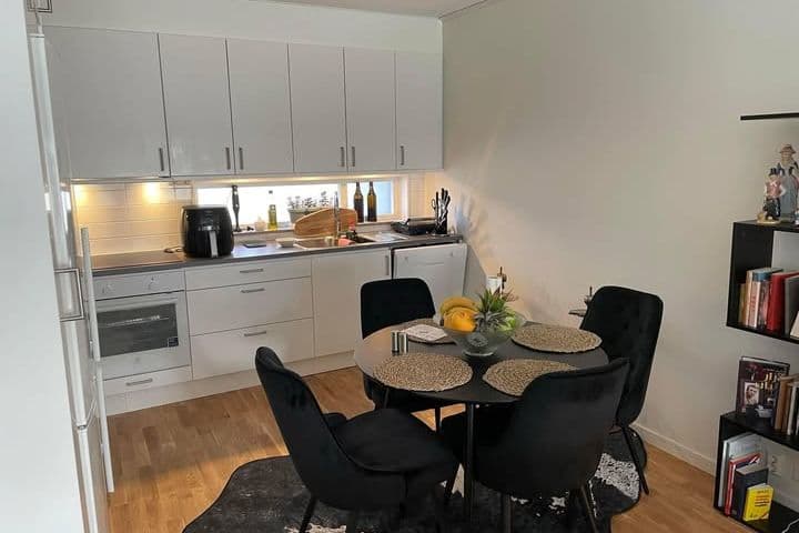 Unik 2:a i radhus med dubbla uteplatser