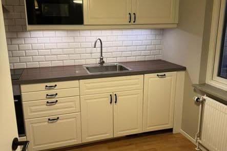 Ljus 2:a med balkong & utsikt i Kortedala