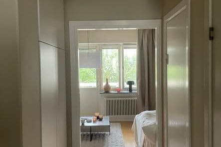 Central etta med utsikt & balkong