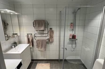 Nyproducerad 1:a i Flatås med utsikt