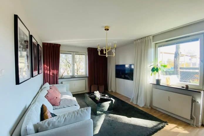 Möblerad 2:a nära city och natur